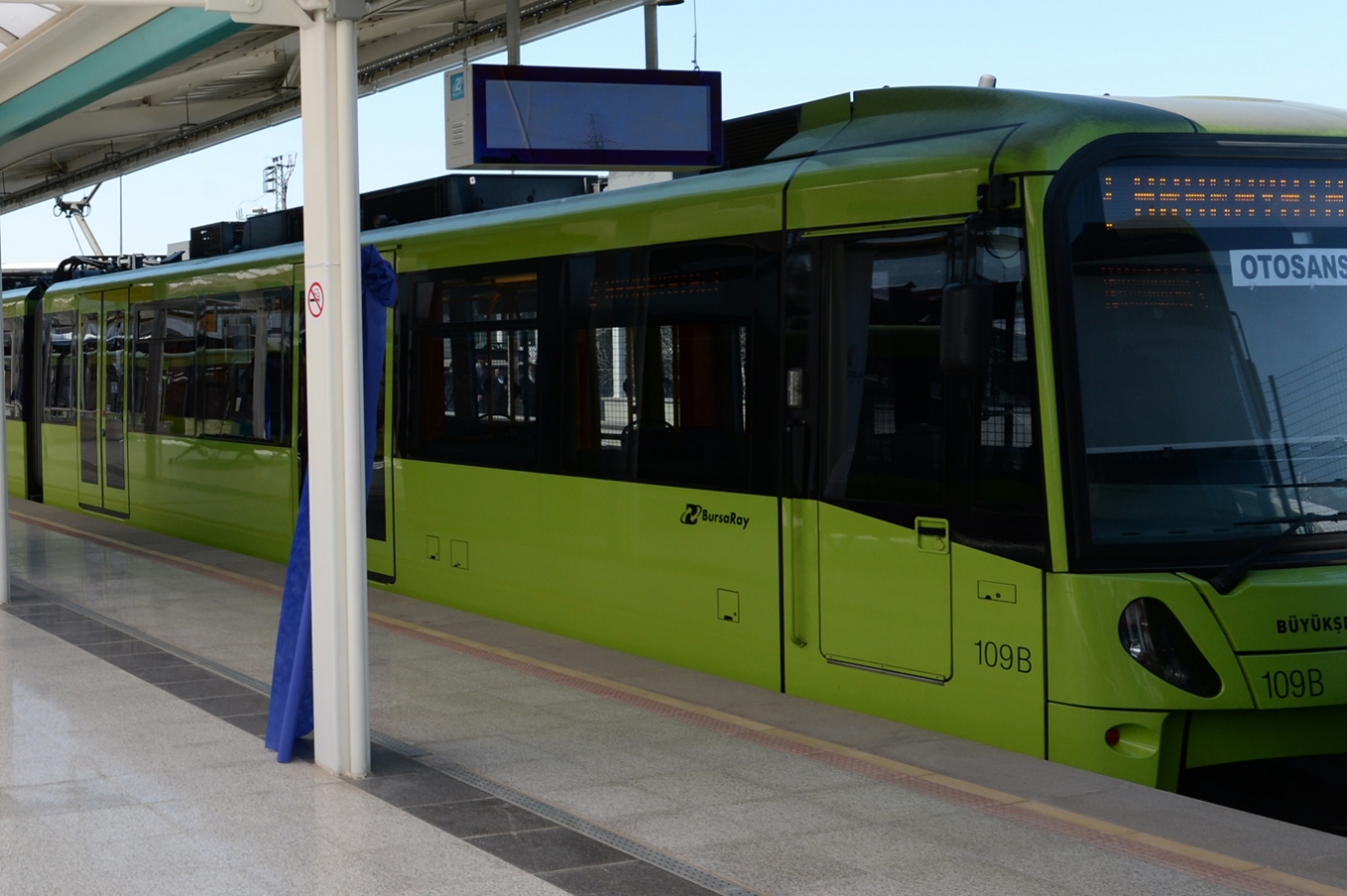 Bursa metrosu tekrar ulaşıma açıldı Bursa metrosu tekrar ulaşıma açıldı